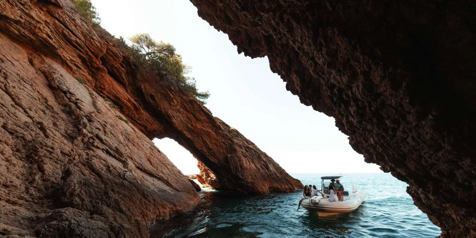 Marseille: Calanques Côte Bleue Boat Tour with Swimming
